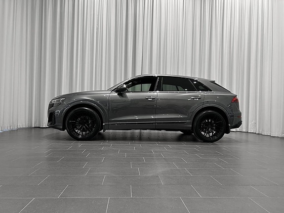 Audi Q8 2 of 19