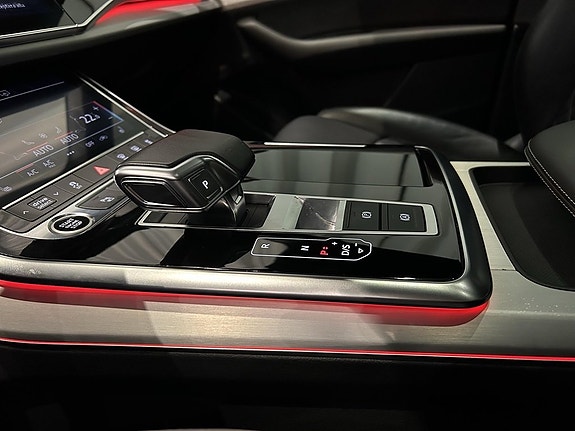 Audi Q8 18 of 19