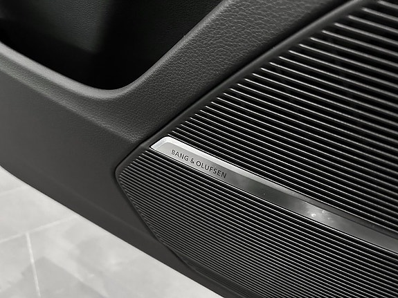 Audi Q8 12 of 19