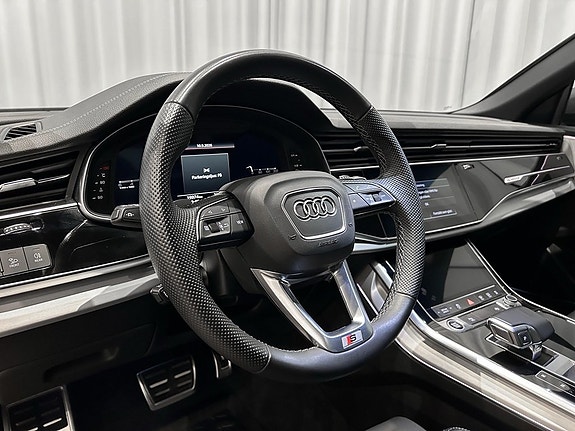 Audi Q8 11 of 19