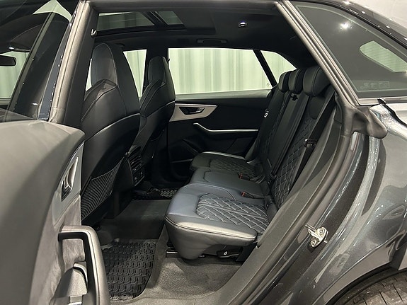 Audi Q8 9 of 19