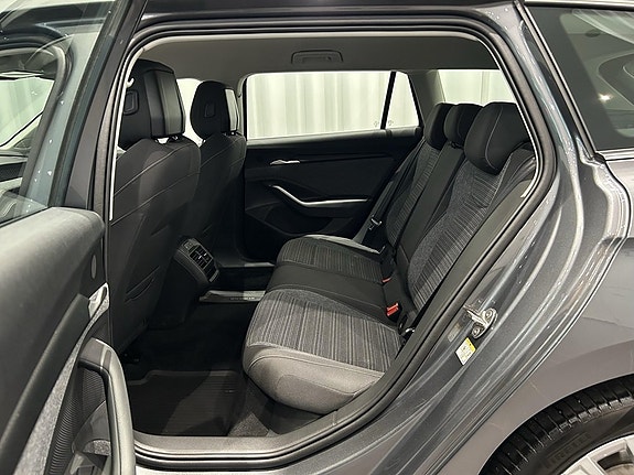Skoda Superb 8 of 16