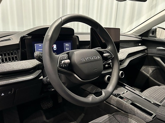 Skoda Superb 10 of 16