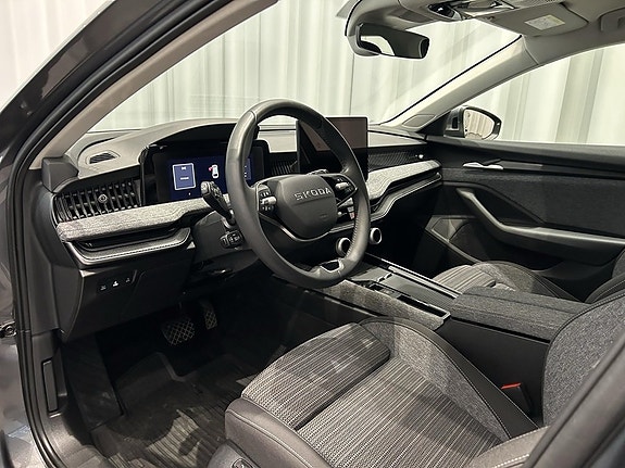 Skoda Superb 9 of 16