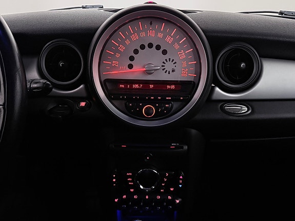 MINI Cooper 13 of 15