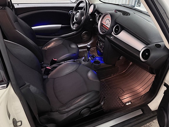 MINI Cooper 10 of 15