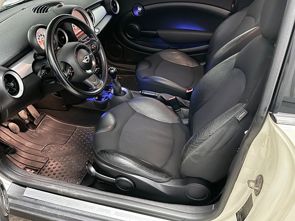 MINI Cooper 9 of 15