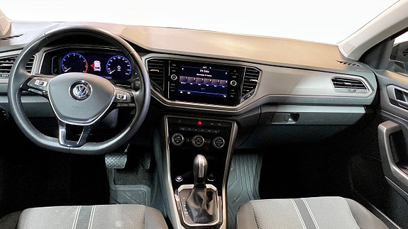 Volkswagen T-Roc 10 of 12