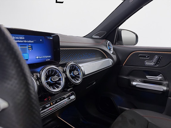 Mercedes-Benz EQB300 13 of 22