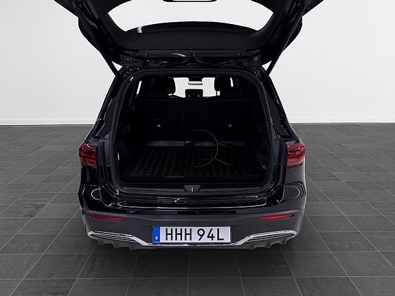 Mercedes-Benz EQB300 8 of 22