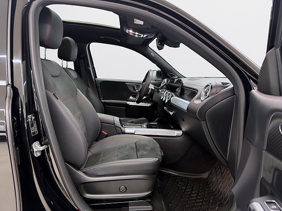 Mercedes-Benz EQB300 12 of 22