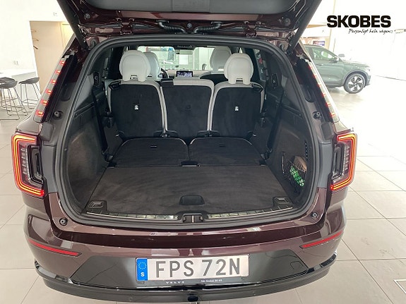 Volvo EX90 16 of 30