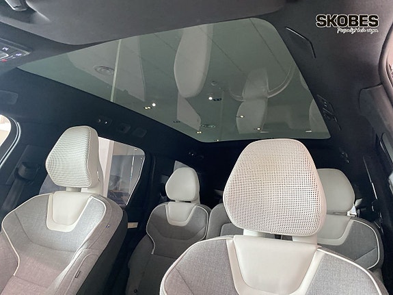 Volvo EX90 22 of 30