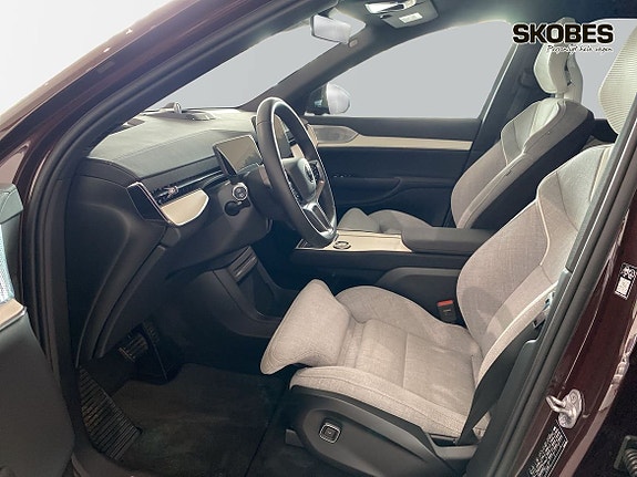 Volvo EX90 8 of 30