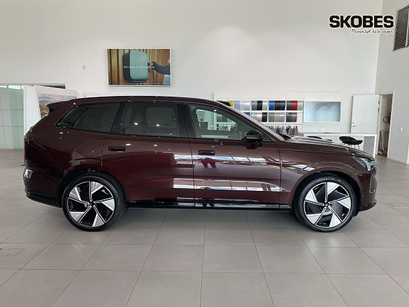Volvo EX90 26 of 30