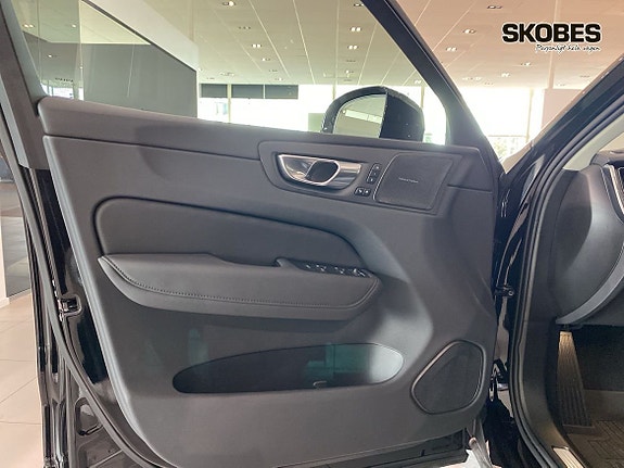 Volvo XC60 16 of 30