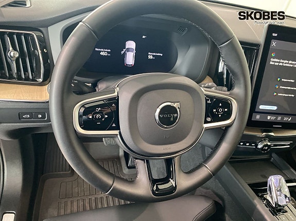 Volvo XC60 25 of 30
