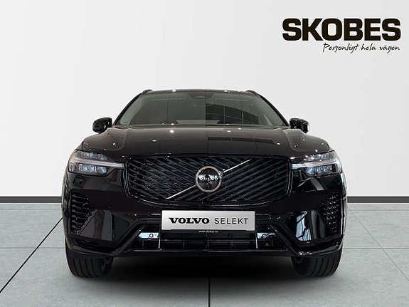 Volvo XC60 2 of 30