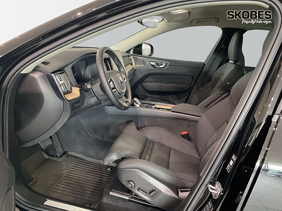 Volvo XC60 9 of 30