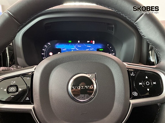 Volvo XC60 14 of 30