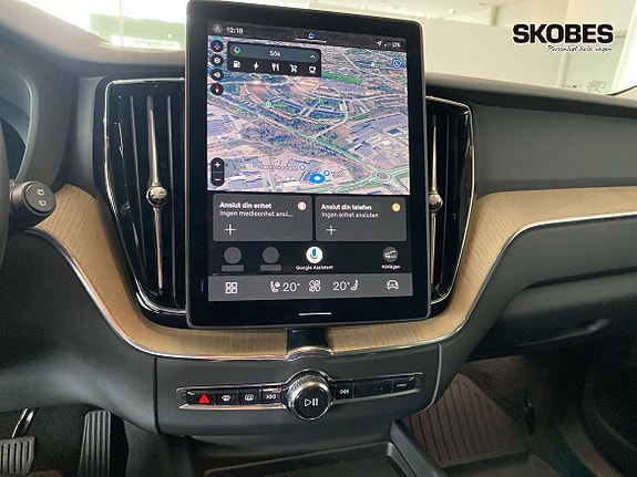 Volvo XC60 13 of 30