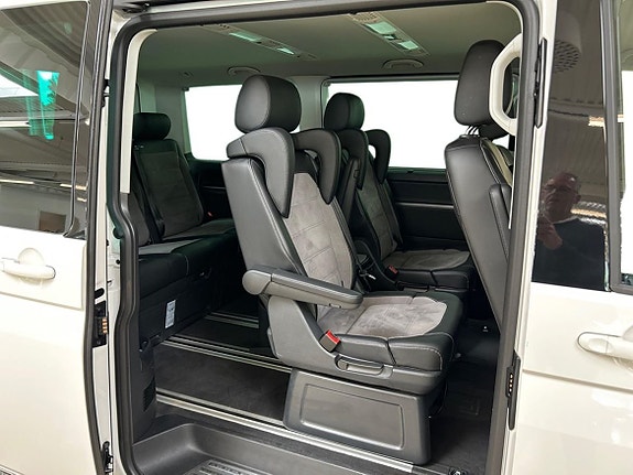 Volkswagen Multivan 9 of 14