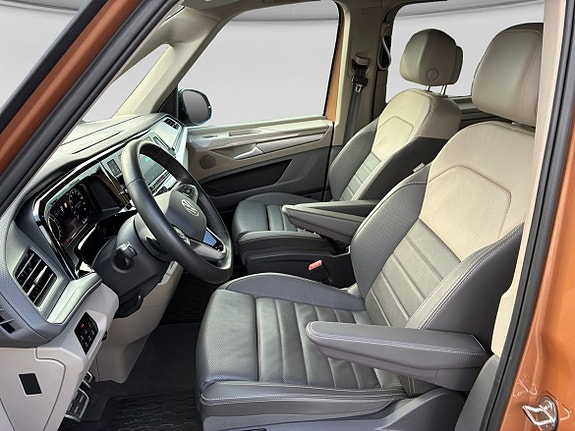 Volkswagen Multivan 9 of 17