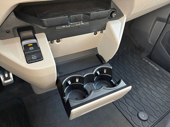 Volkswagen Multivan 11 of 17
