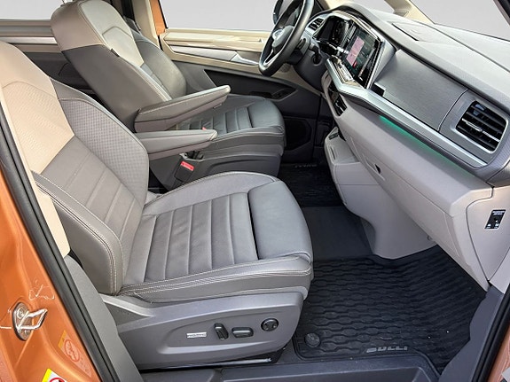 Volkswagen Multivan 15 of 17