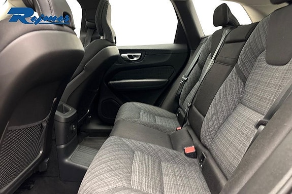 Volvo XC60 8 of 22