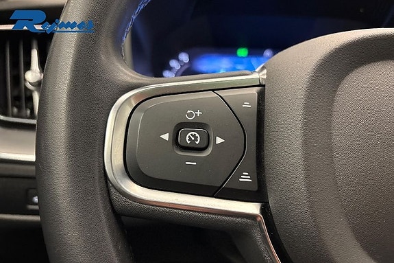 Volvo XC60 15 of 22