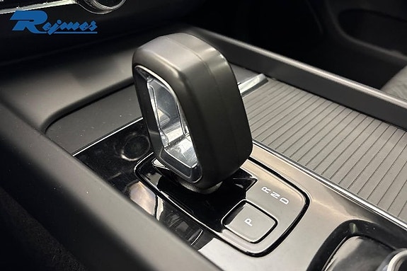 Volvo XC60 14 of 22