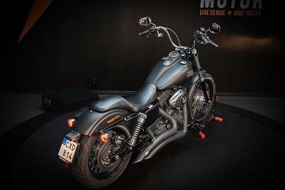 Harley-Davidson Dyna Street Bob FXDB 4 of 21