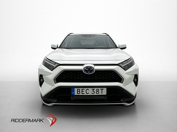 Toyota RAV4 2 of 30