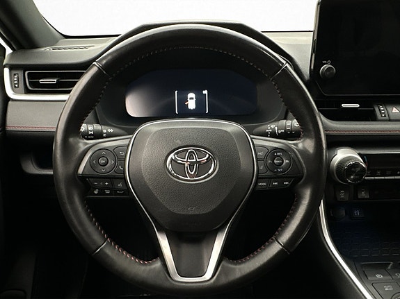 Toyota RAV4 15 of 30