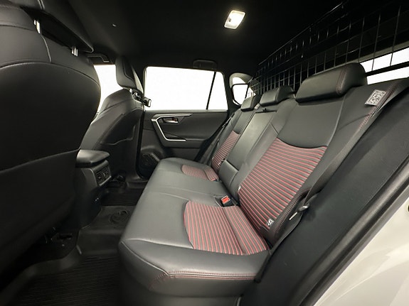 Toyota RAV4 26 of 30
