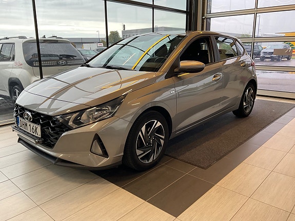 Hyundai i20 2 of 7
