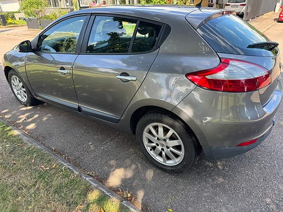 Renault Megane III 3 of 4