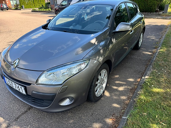 Renault Megane III 2 of 4
