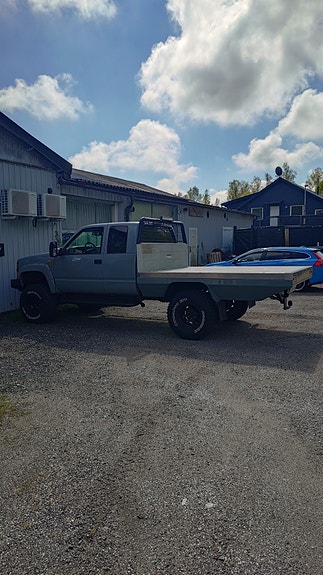 Chevrolet K1500 2 of 10