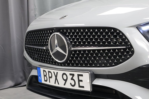 Mercedes-Benz A250 e 7 of 27