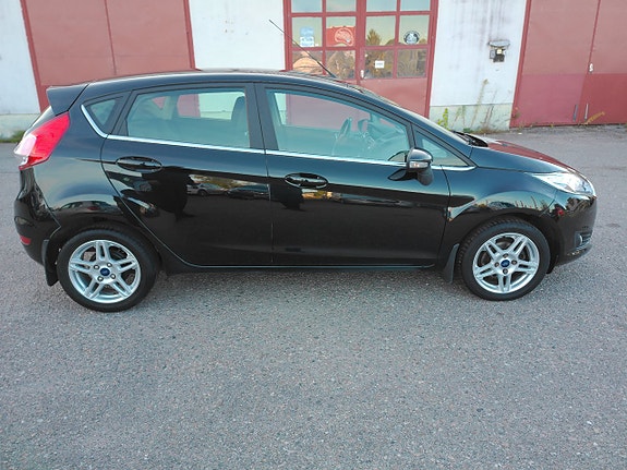 Ford Fiesta 12 of 15
