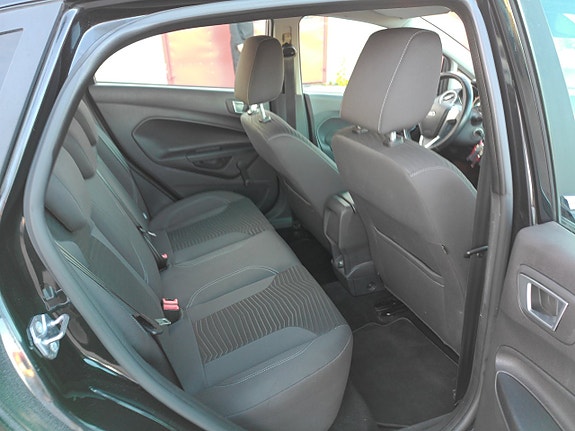 Ford Fiesta 10 of 15