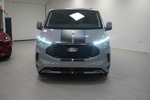 Ford Transit Custom 14 of 17
