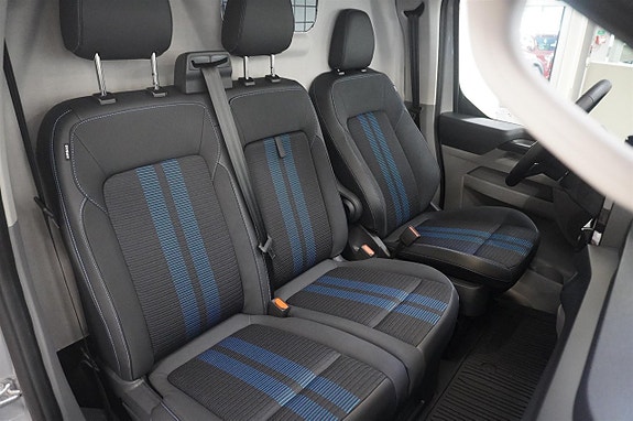 Ford Transit Custom 13 of 17