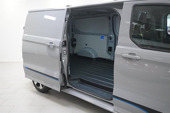 Ford Transit Custom 10 of 17