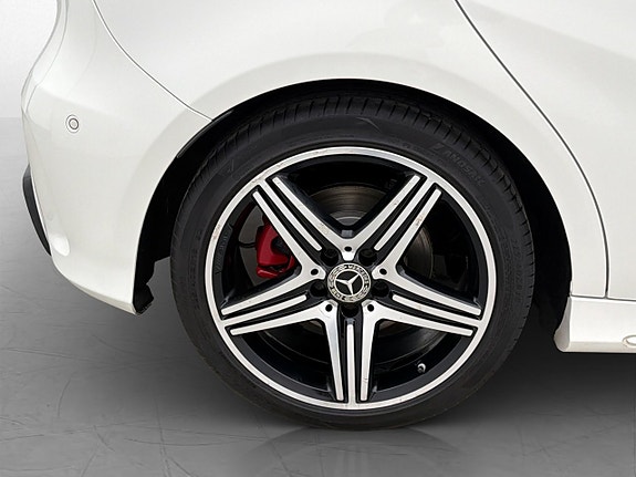 Mercedes-Benz A250 28 of 29