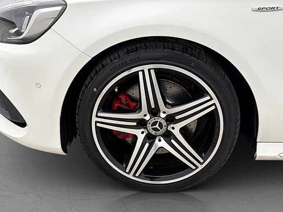 Mercedes-Benz A250 26 of 29