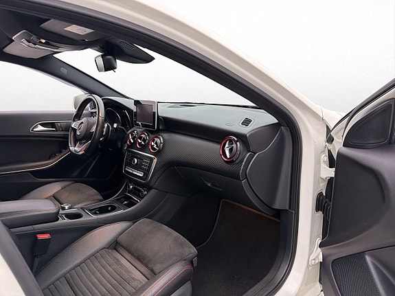 Mercedes-Benz A250 14 of 29