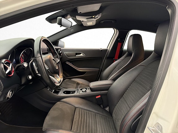 Mercedes-Benz A250 11 of 29